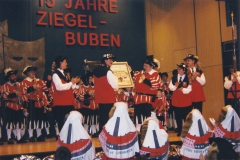 2000-004-Ball-3